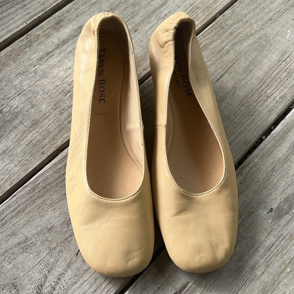 Vero Cuoio Cream Flats - Picture 2 of 9